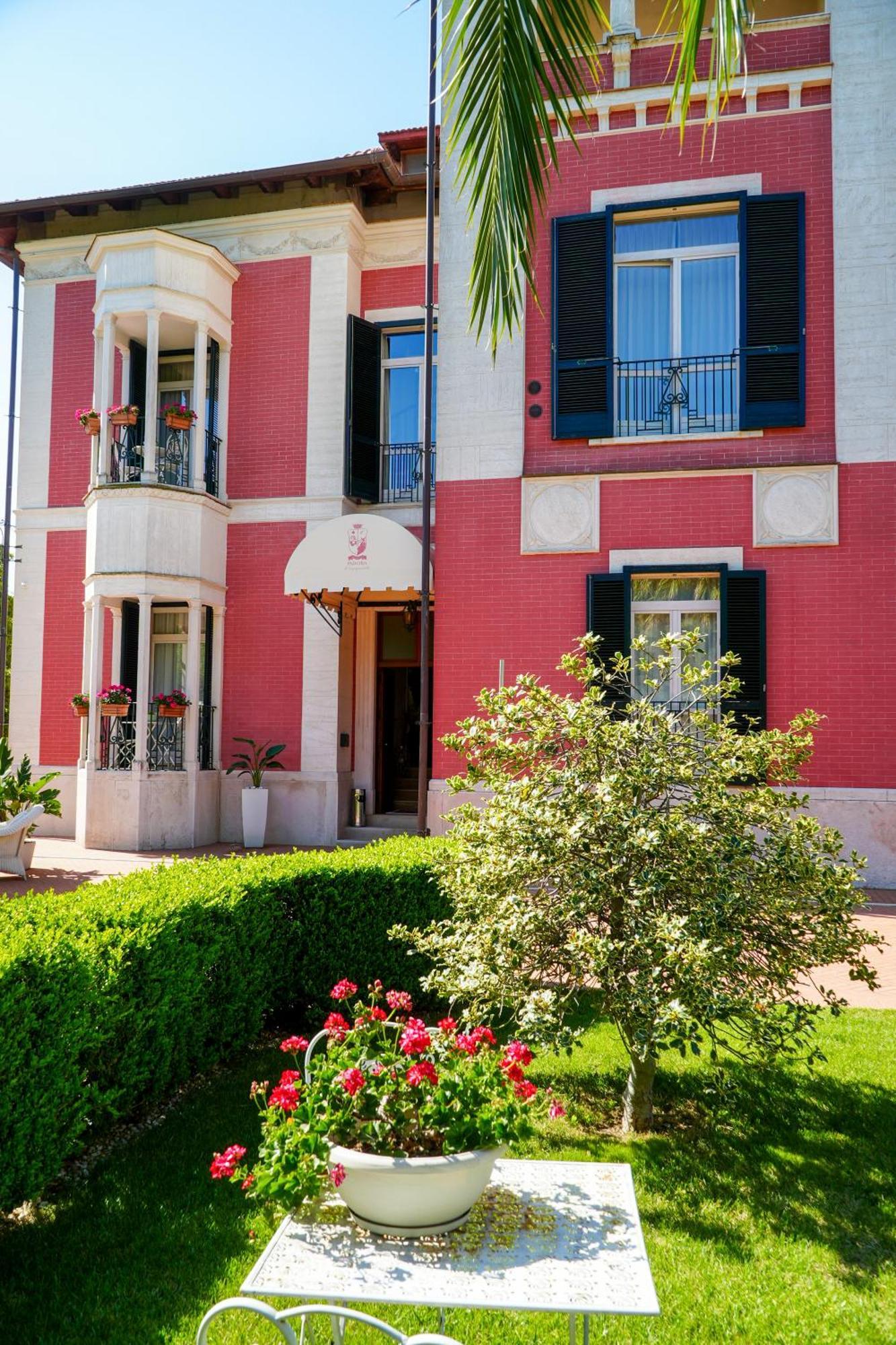 Villa Pallotta Luxury B&B Cerignola Exteriör bild