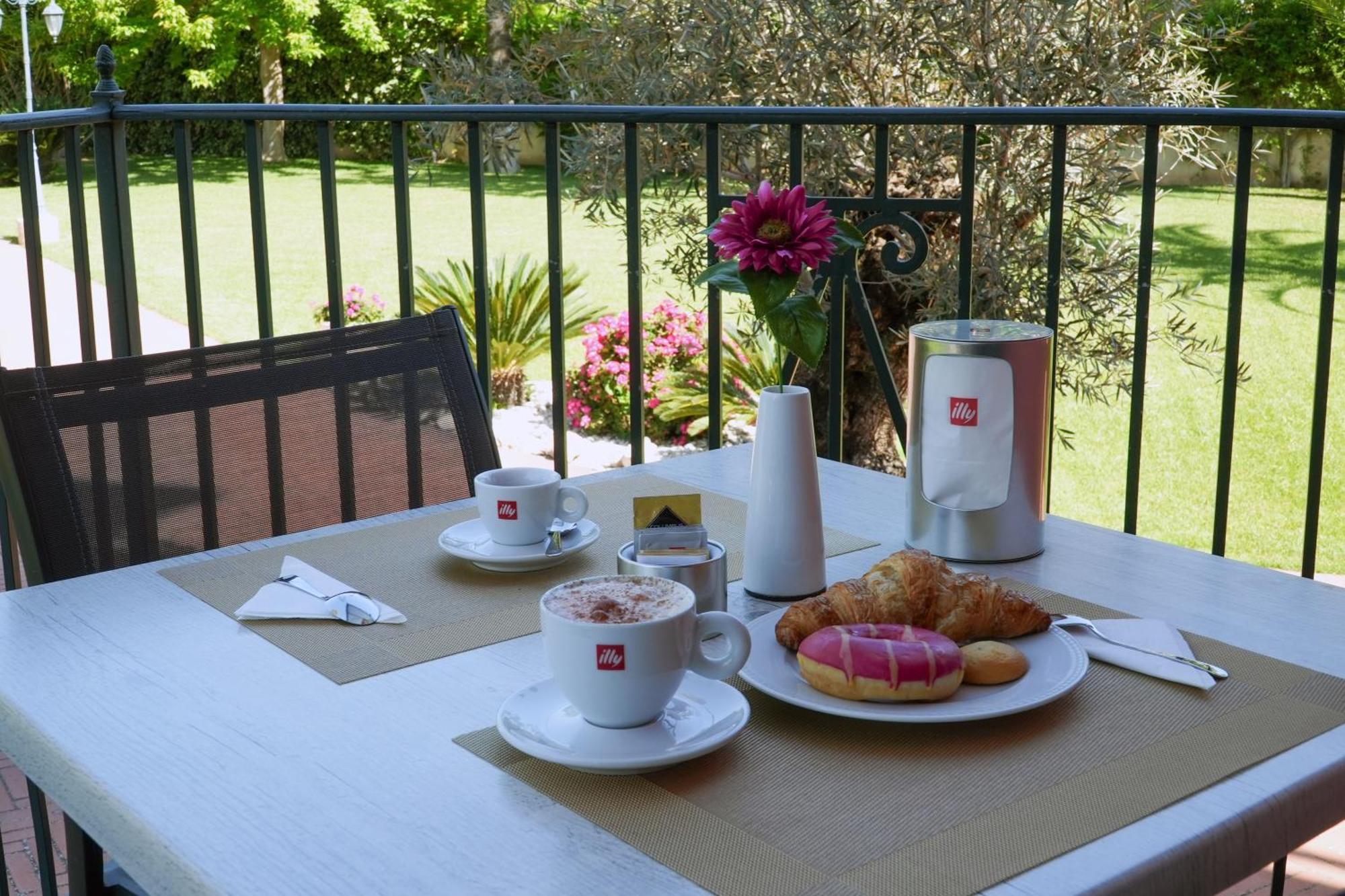 Villa Pallotta Luxury B&B Cerignola Exteriör bild