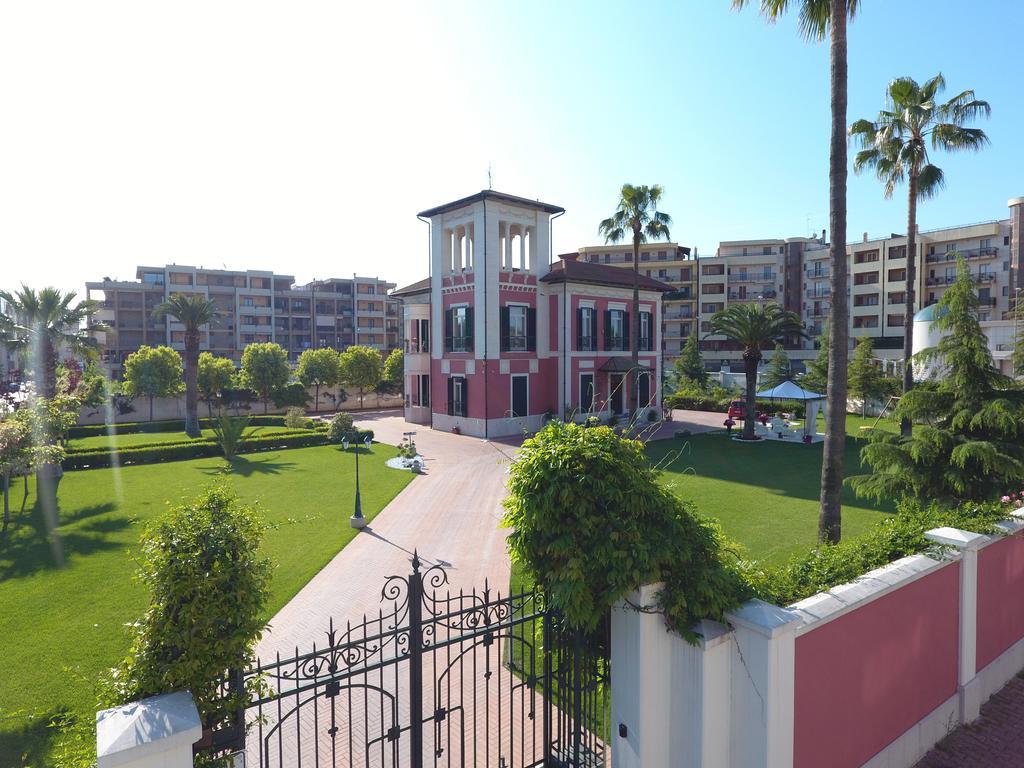Villa Pallotta Luxury B&B Cerignola Exteriör bild